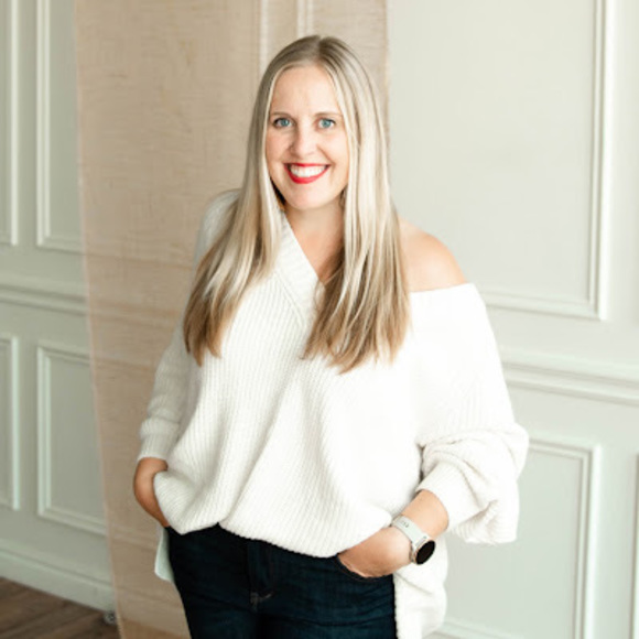 Meet your Posher, Chelsie - Picture 1 of 1